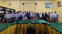 Jalankan Program Goes to School, PWI Meranti Datangi 5 Sekolah