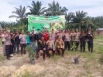 Polsek Kandis Gelar Penanaman 100 Pohon di Telaga Sam Sam, Wujud Dukungan Penghijauan dan Lingkungan Hijau di Kabupaten Siak