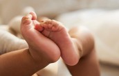 Heboh Kresek Tergantung di Tiang Portal di Bekasi Berisi Jasad Bayi Perempuan