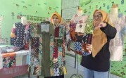 Dari Sampah Jadi Cuan, Ibu-ibu di Gresik Ubah Kain Perca Jadi Batik