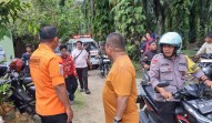 Pemotor Hanyut Terseret Arus Parit Besar di Griya Sidomulyo Pekanbaru Saat Banjir, Motor Ditemukan, Korban Belum Diketahui