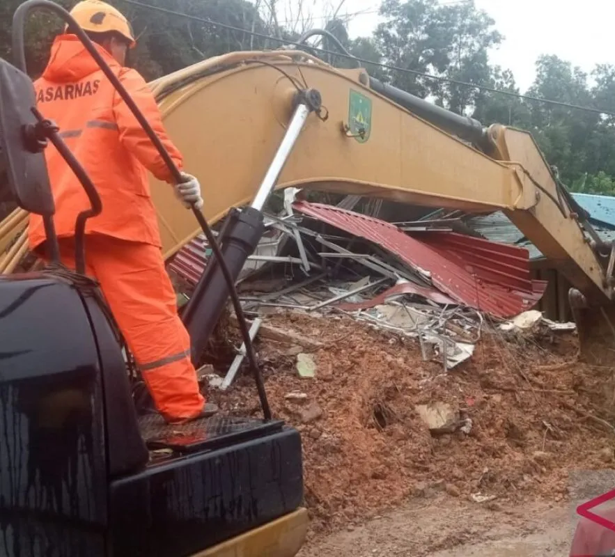 Masih Ada Satu Korban Longsor di Batam Hilang dalam Pencarian