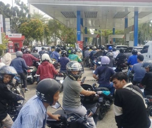 Pemkab Rohul Pastikan Kuota BBM Aman, Ini Penyebab Antrean Panjang di SPBU