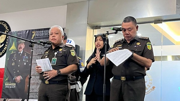 Kejagung Tetapkan 7 Tersangka Korupsi Tata Kelola Minyak, Langsung Ditahan