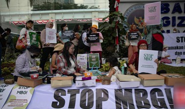 Desak Setop MBG Ibu-ibu Geruduk Kantor BGN