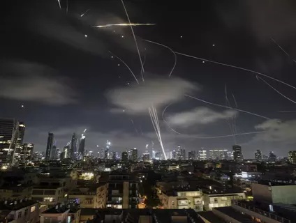 Iran-Israel Kembali Saling Serang, Ketegangan Memuncak