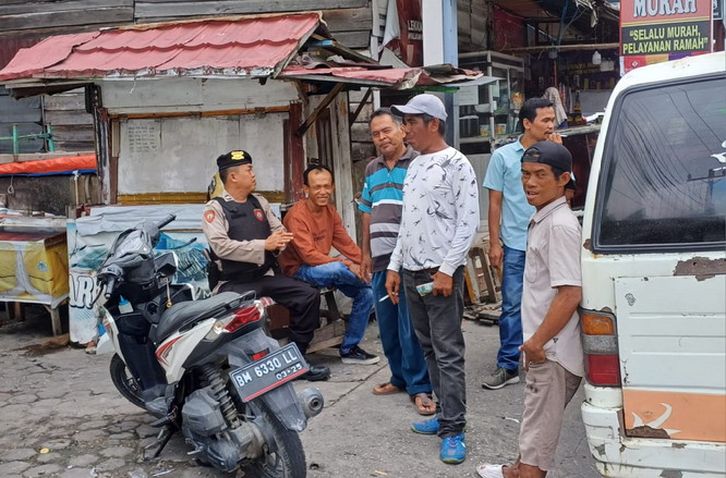 Polresta Pekanbaru Sampaikan Pesan Pilkada Damai di Terminal Bayangan