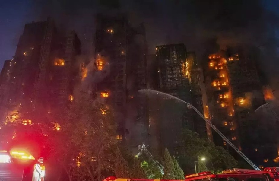 Kebakaran Besar Kompleks Apartemen, Polisi Hong Kong Tangkap 3 Orang