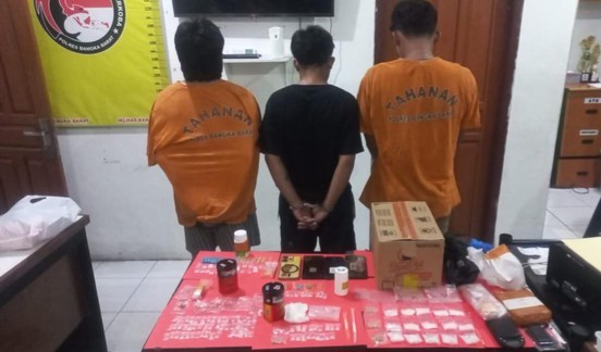 Tiga Pemuda di Bangka Barat Ditangkap karena Bawa Sabu dan Ekstasi