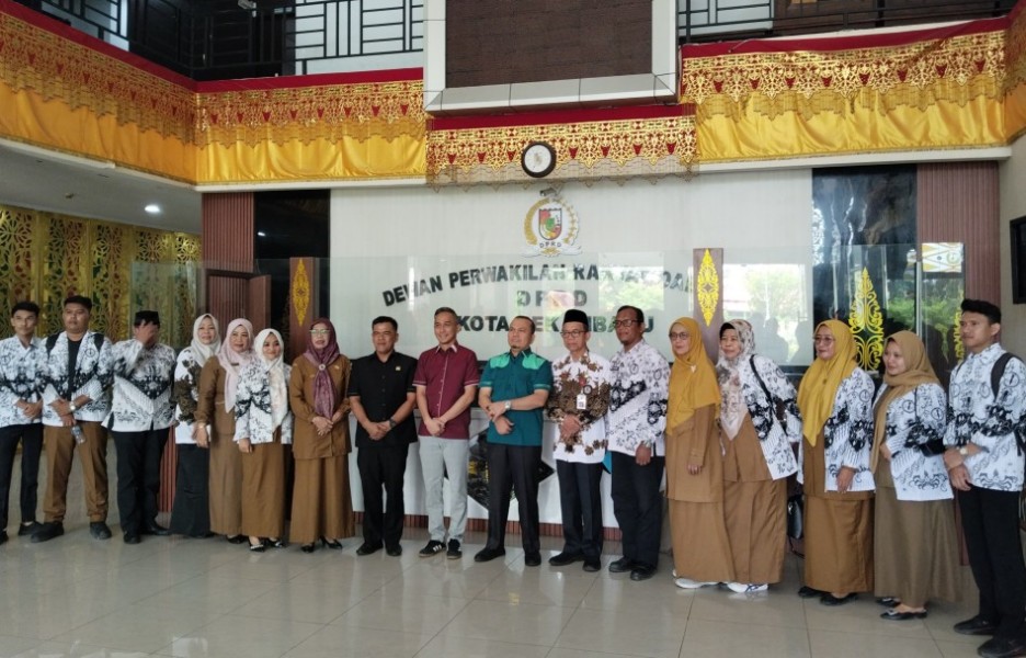 Hasil Konferensi PGRI Dinilai Cacat Hukum, PGRI se-Pekanbaru Ngadu ke DPRD