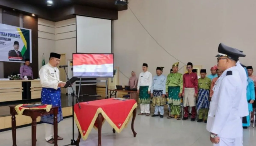 Wakil Bupati Meranti lantik tiga Pj Kades, tegaskan pentingnya taat hukum dan administrasi