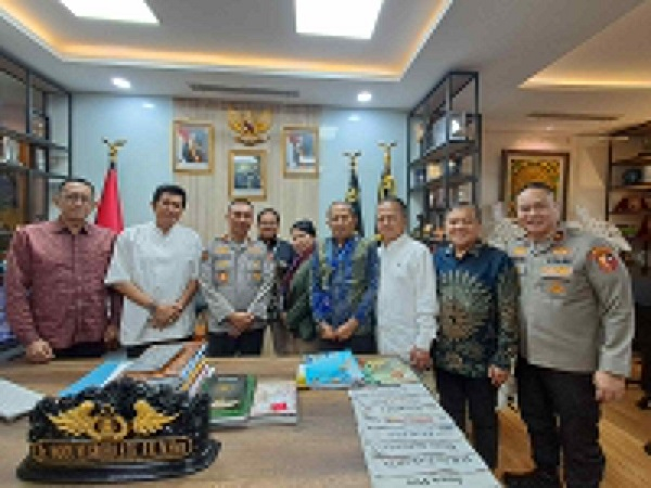 Kapolri Listyo Sigit Harapkan PWI Segera Bersatu