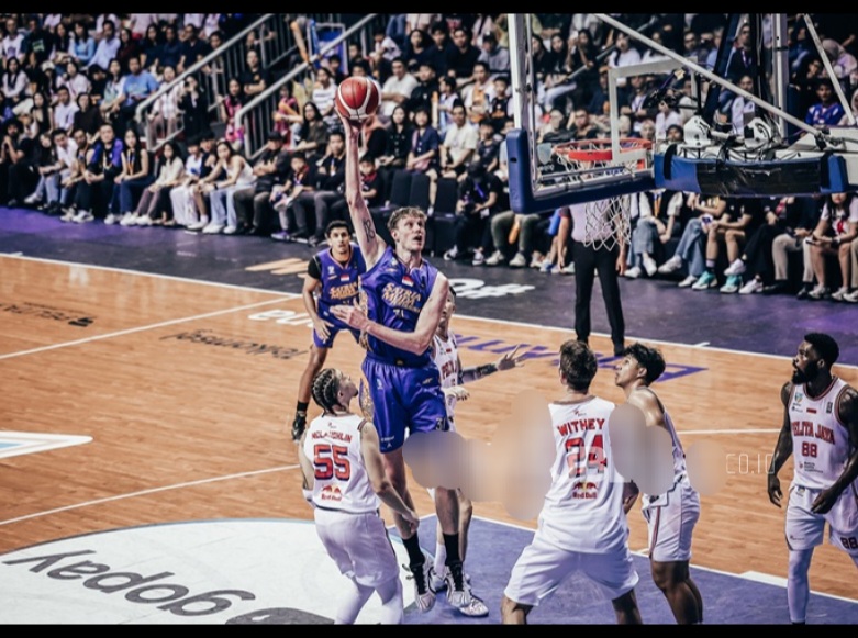 Satria Muda Tampil Meyakinkan Saat Taklukkan Pelita Jaya pada Laga Pertama Semifinal IBL