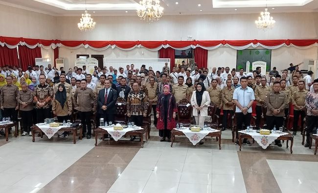 Intsiawati Ayus Dilantik Oleh Wamandes PDTT  jadi Ketua DPD Desa Bersatu Provinsi Riau