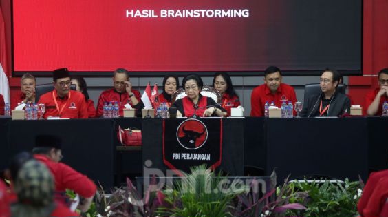 Megawati Tekankan Penanganan Stunting, Perubahan Iklim, dan Integritas ke Kada PDIP