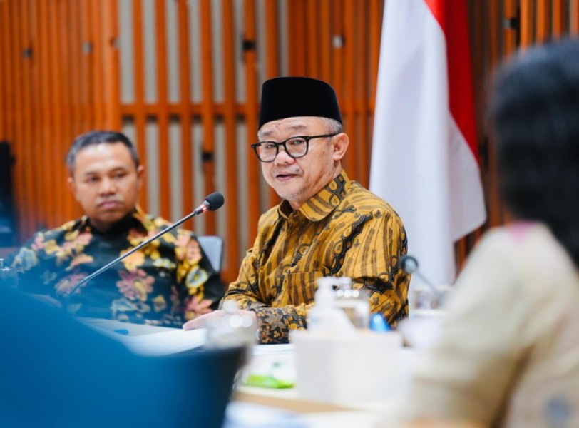 Gubernur Abdul Wahid Minta Revitalisasi 68 Sekolah ke Mendikdasmen RI