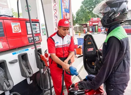 Bahlil Buka Opsi Stop Impor Bensin mulai 2027