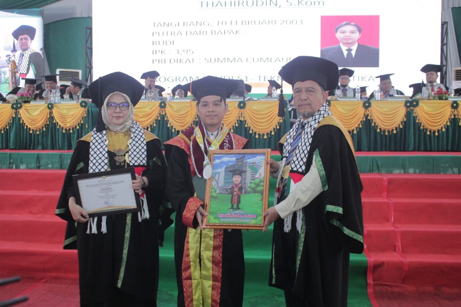 Thahirudin Lulus Summa Cumlaude di Wisuda Saana dan Diploma 3 ke 28 Umri