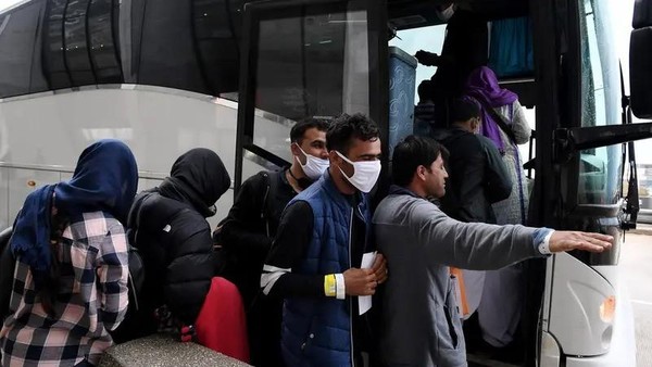 Usai Dilantik, Trump Gagalkan 1.660 Pengungsi Afghanistan Terbang ke AS