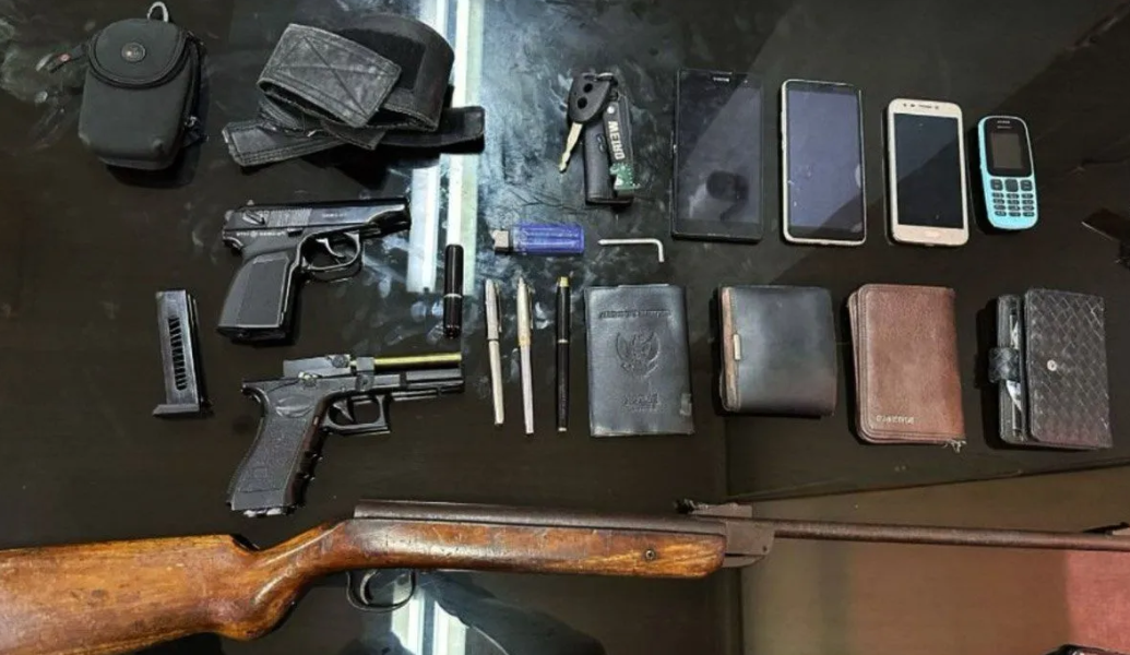 Seorang Pengacara Ditangkap Polisi Karena Bawa Senpi Dan Narkoba