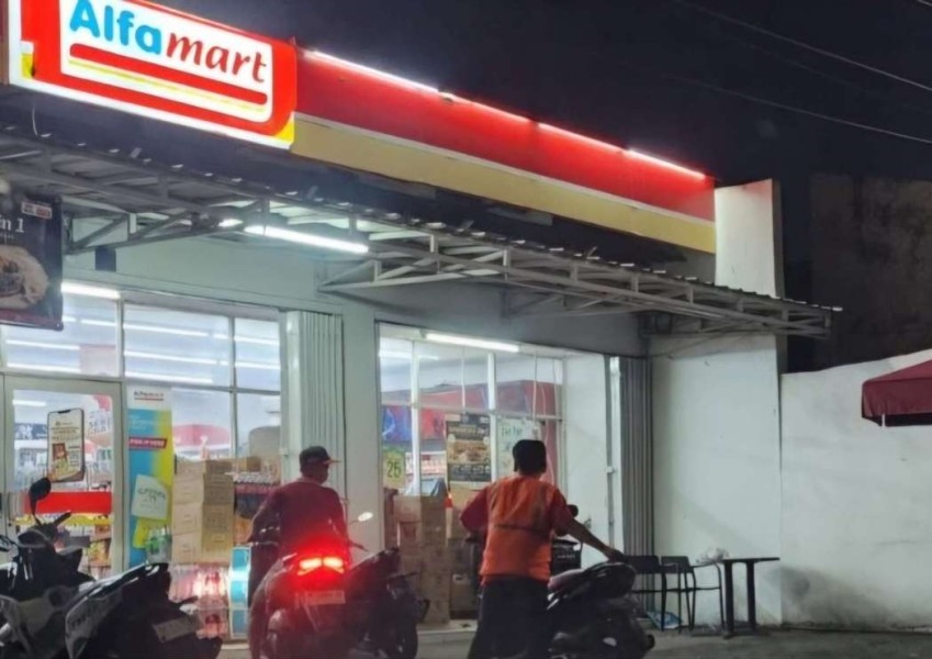 Jukir Liar Masih Beraksi di Alfamart Panam, UPT Perparkiran Pekanbaru Turun Tangan