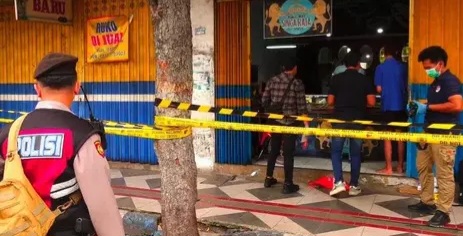 Nyaris Dihakimi, Perampok Toko Emas Lolos Seusai Acungkan Celurit