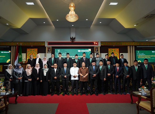 Rektor UIR Resmi Lantik Pejabat Stuktural periode 2025 - 2029