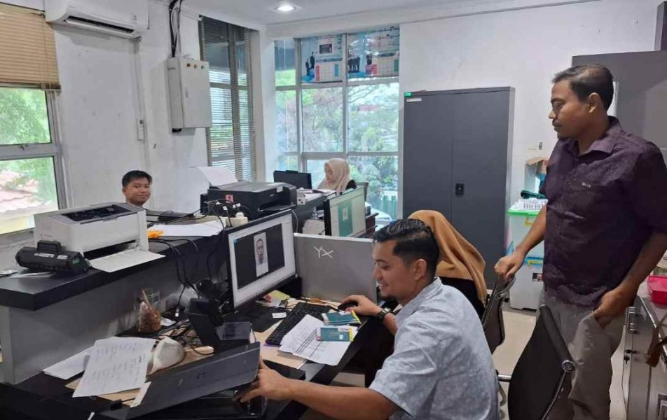 Persiapkan Keberangkatan 1447 H, Kementerian Haji Riau Kebut Perbaikan Dokumen Jamaah