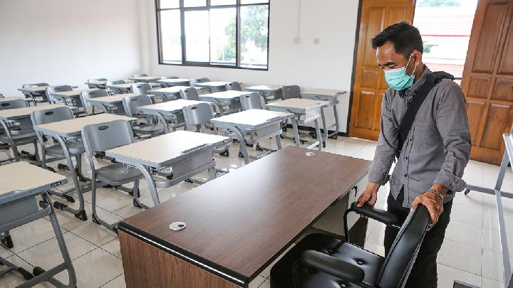 Kemensos Berencana Beri Insentif Tambahan untuk Guru yang Mengajar di Sekolah Rakyat
