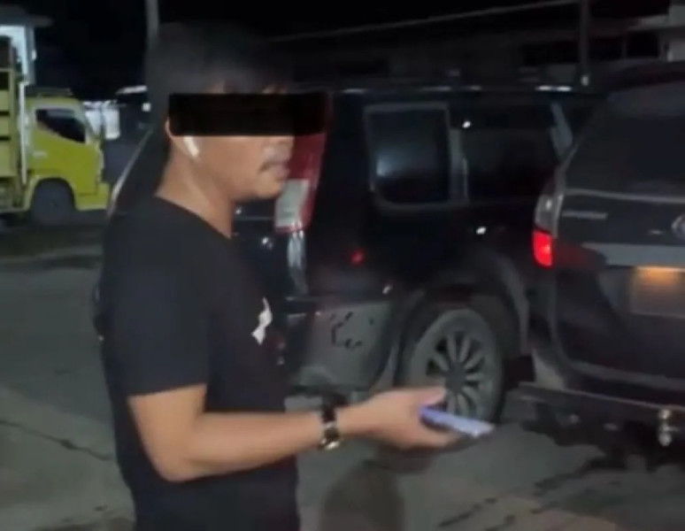 Sekelompok Pria Mengaku Wartawan Hentikan Paksa Mobil di Jalintim Pelalawan