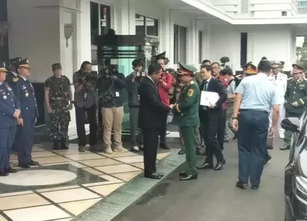 Wamenhan RI Terima Kunjungan Militer dari Vietnam