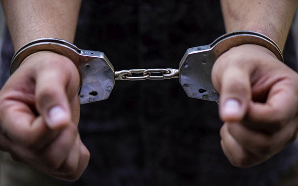 Polisi Sita 3 Bom Molotov dari Pria yang Diamankan di Depan DPR