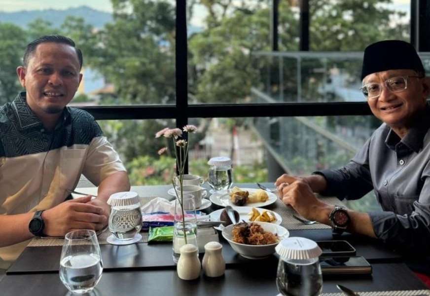 Wali Kota Pekanbaru Temui Menteri PU di Padang, Ini yang Dibahas