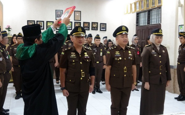 Tiga Pejabat Kejari Pelalawan Dilantik, Posisi Pidsus Berganti