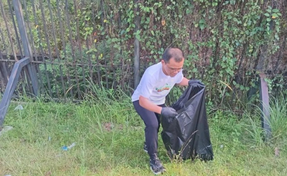 PLN Gelar Gerakan Zero Sampah di Stadion Utama Riau