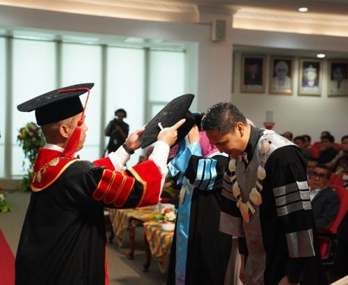 UIR Kukuhkan Dua Guru Besar Bidang Pemasaran Bisnis Dan Kecerdasan Buatan