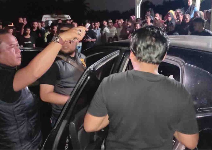Warga Rumbai Barat Pekanbaru Geger, Sosok Perempuan Ditemukan Meninggal di Mobil Dekat Musholla