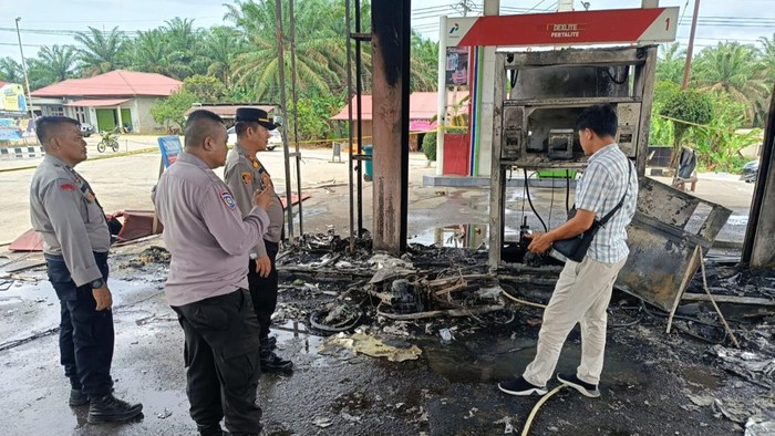 Pemotor tak Matikan Mesin saat Isi BBM, SPBU di Rohul Terbakar