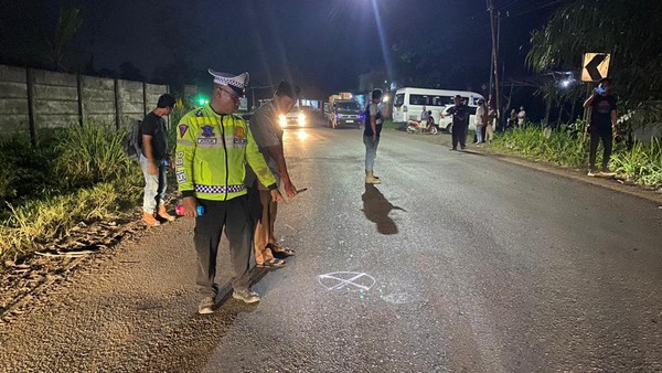 Gadis 20 Tahun di Lahat Tewas Tabrak Bus,  Hendak Nyalip Truk