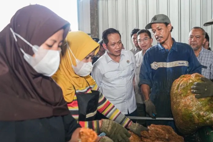 Contoh Bandung, Menteri LH Imbau Intensifkan Pemilahan Hadapi Krisis Sampah di Daerah