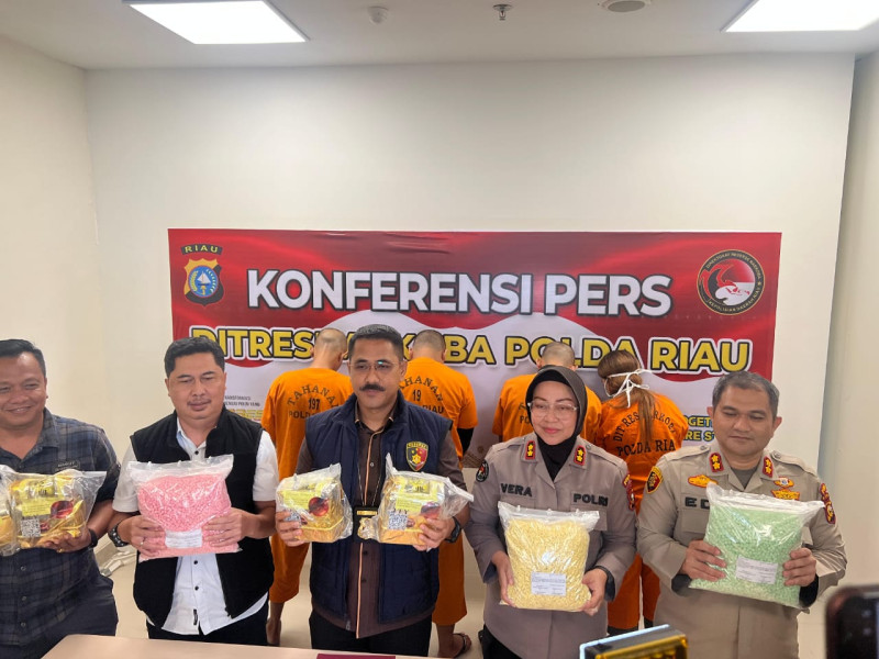 Polda Riau Bongkar Jaringan Narkoba, 10 Kg Sabu dan 30 Ribu Butir Ekstasi Diamankan