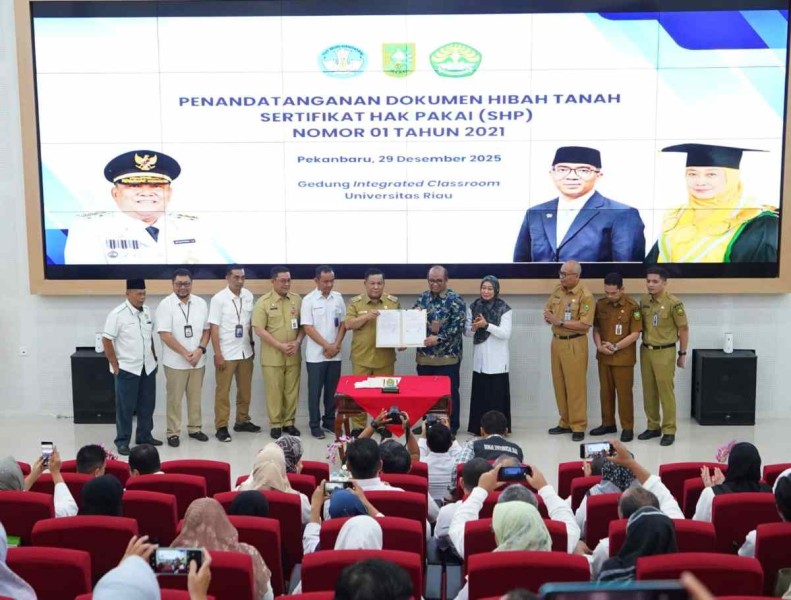 Pemprov Riau Hibahkan Lahan Bernilai Rp1,42 Triliun Kampus Unri