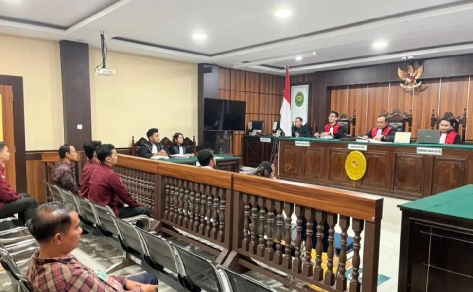 Imigrasi Entikong Mendeportasi WNA Aljazair Yang masuk ilegal di PLBN