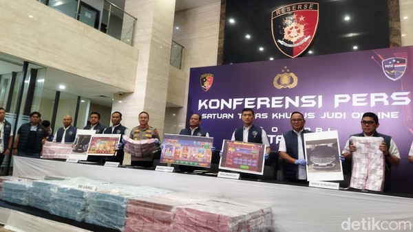 Polisi Sita Uang Rp 70,1 M dari Sindikat Judi Online yang Dikendalikan WN China