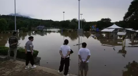 Hujan Lebat Tewaskan 30 Orang di Beijing, 80. 000 Warga Dievakuasi