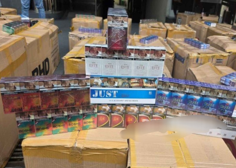 Bea Cukai Tindak 1,7 Juta Batang Rokok Ilegal Dalam Truk Berpendingin di Semarang