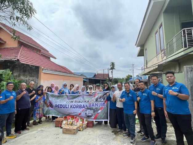 DPW Riau IKA UII Yogyakarta Salurkan Bantuan untuk Korban Banjir di Rumbai