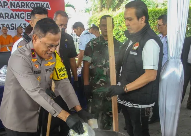 Wakapolda dan Empat Kapolres di Riau Dimutasi