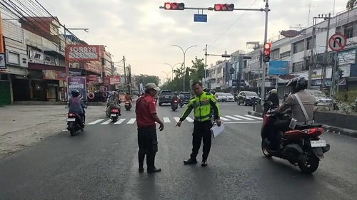 Pekerja Marka Jalan Simpang Nangka-Paus Pekanbaru Tewas Ditabrak, Plat Nomor Copot Jadi Acuan Polisi Buru Pelaku
