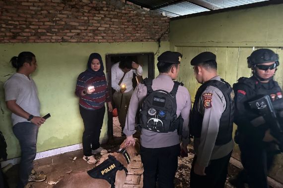 Sarang Narkoba Pekanbaru Digerebek, Brimob hingga Anjing Pelacak Dikerahkan